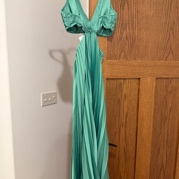 NWT A&F Giselle Pleated Cutout Maxi Dress - Picture 3 of 5